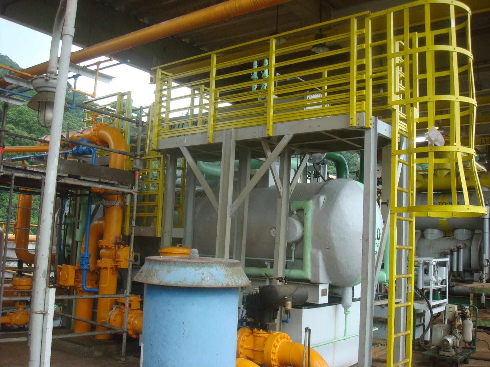 Escada de marinheiro em indústria